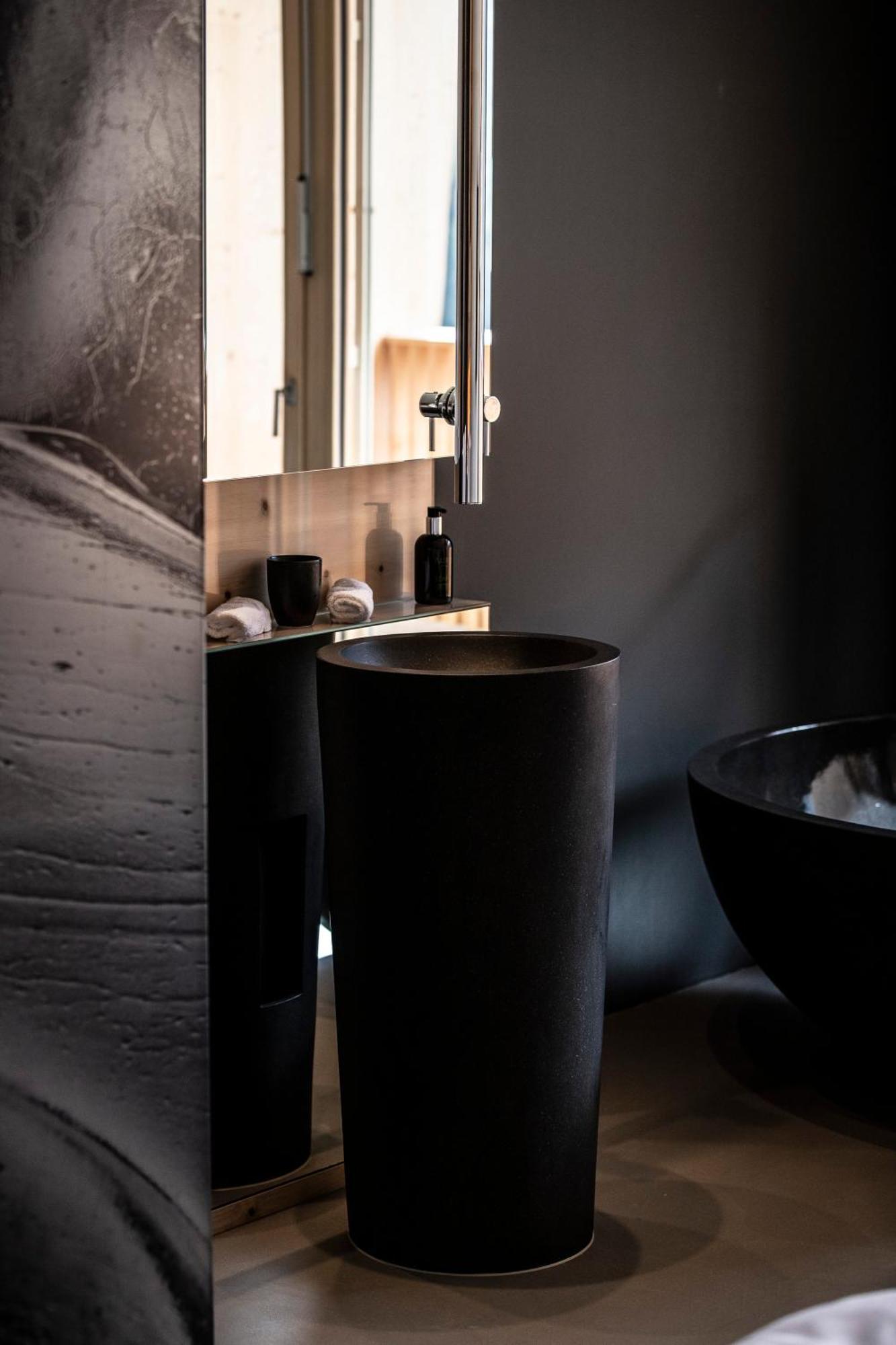Hotel Arnica Scuol - Adults Only Dış mekan fotoğraf